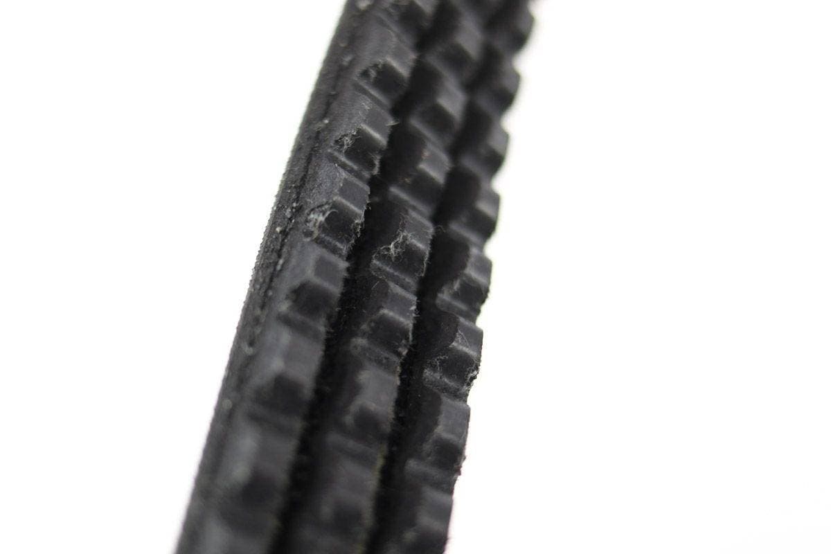 Genuine Bobcat Drive Belt 6736775 showing view 2.